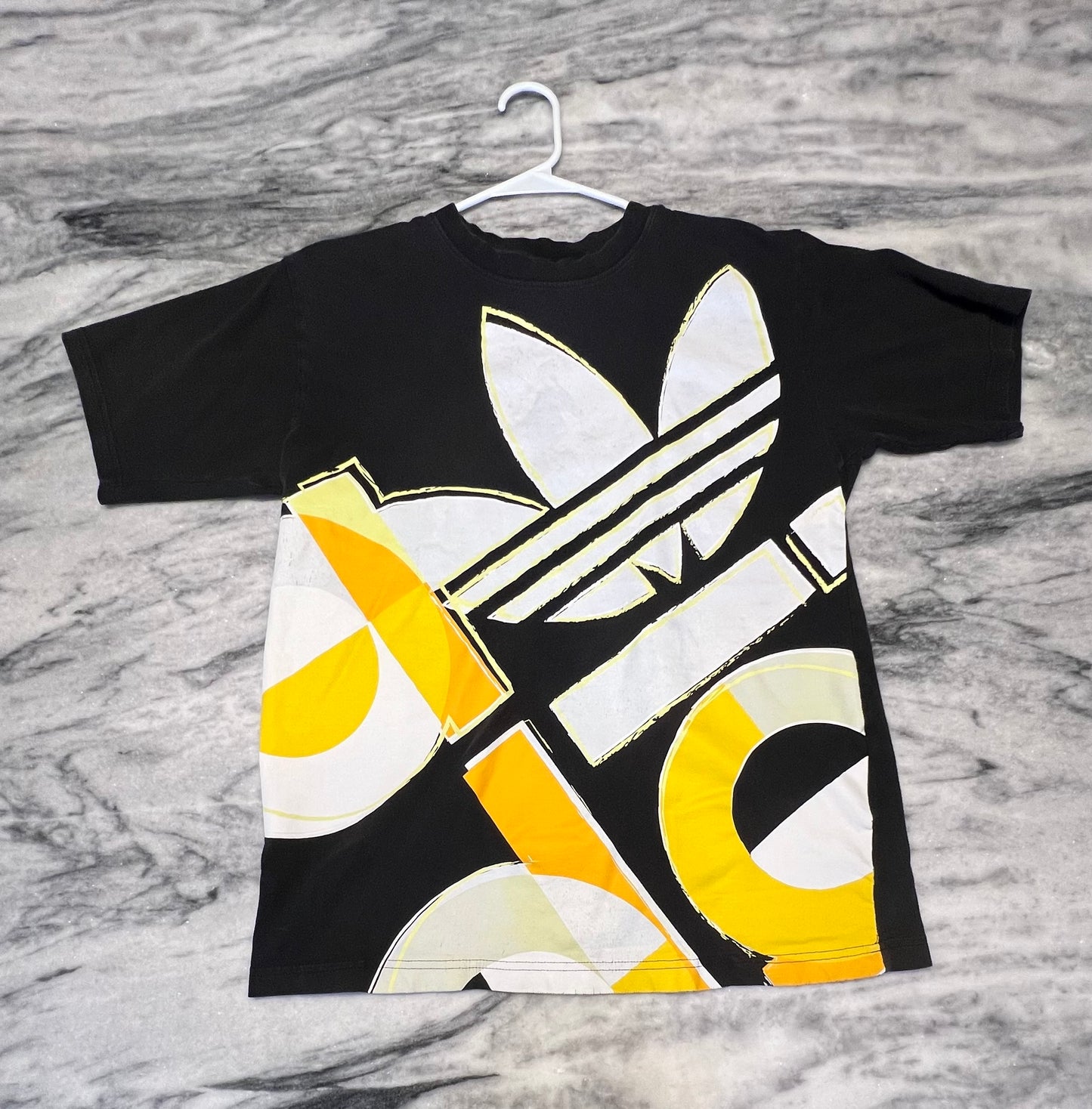Vintage Adidas Large Graphic Tee Size: M