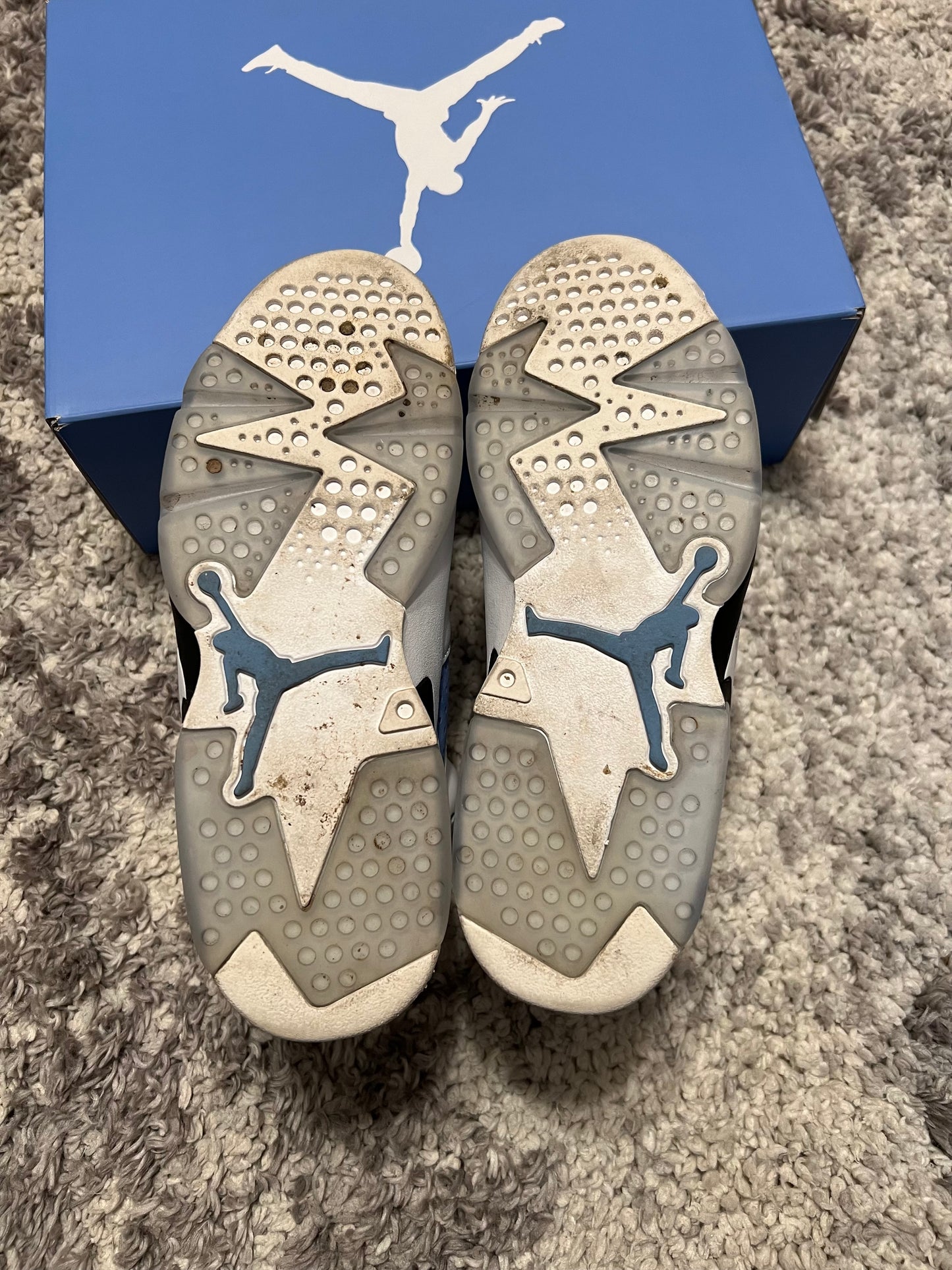 Jordan 6 Retro UNC White Sz: 9